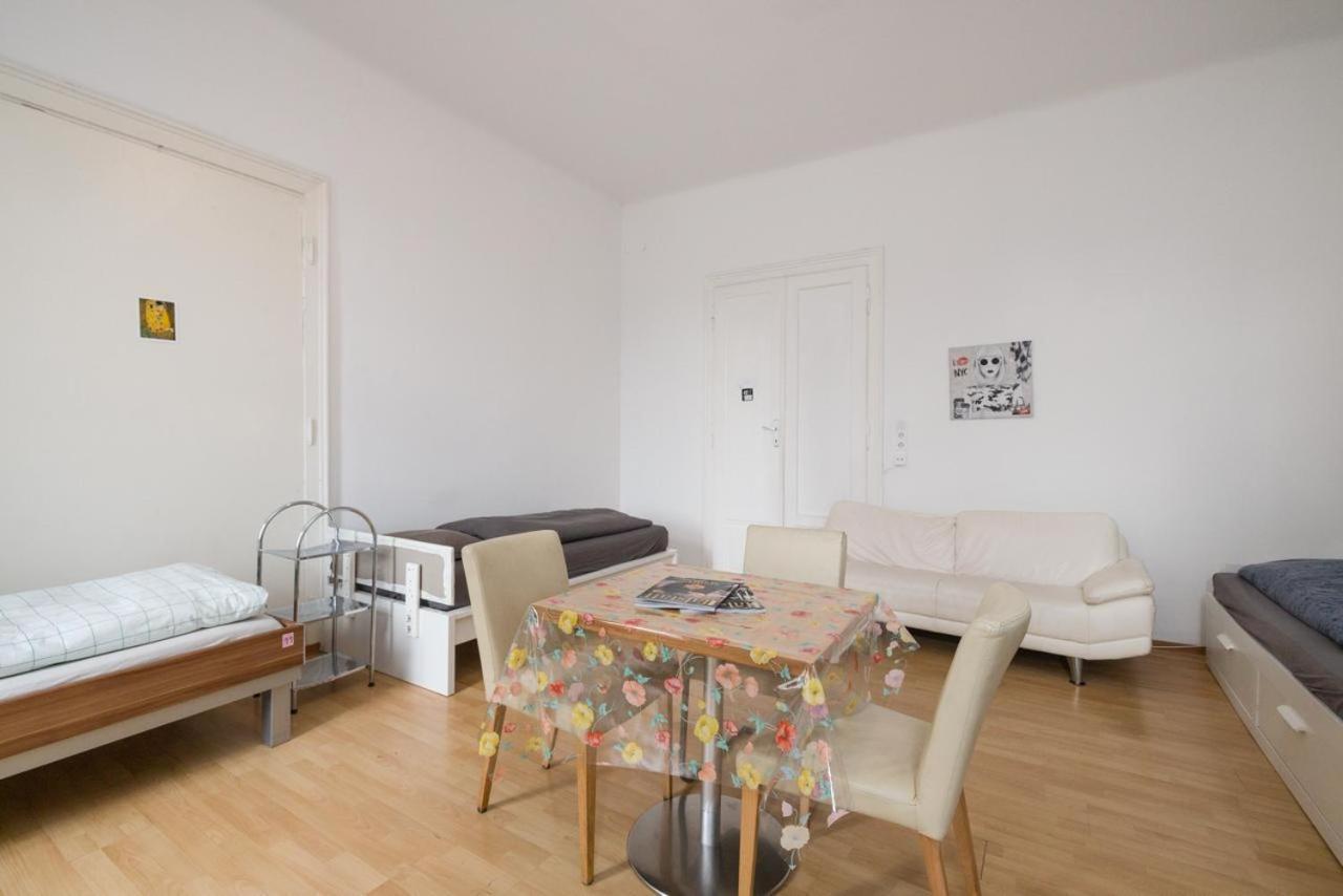 Vienna City Center Hostel Стая снимка
